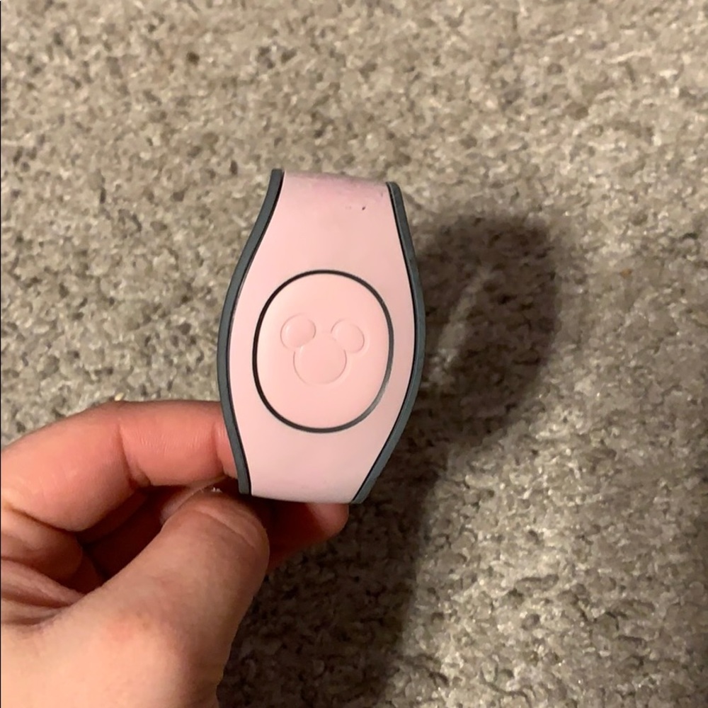Disney magic band